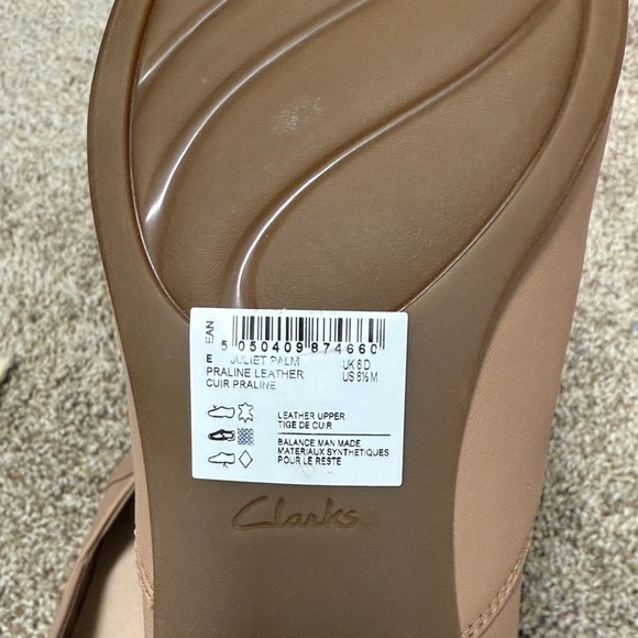 Clarks Women's Tan Loafers New size 8.5 - Picture 3 of 4